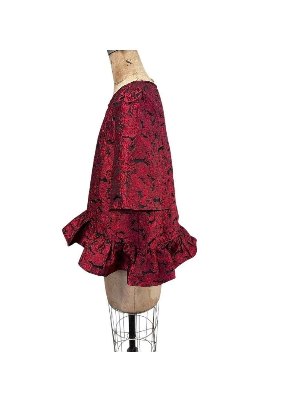 Sugarlips NWT Aelin Jacquard Red Floral Puff Sleeve Blouse W/ Ruffle Hem Size M - Picture 5 of 7
